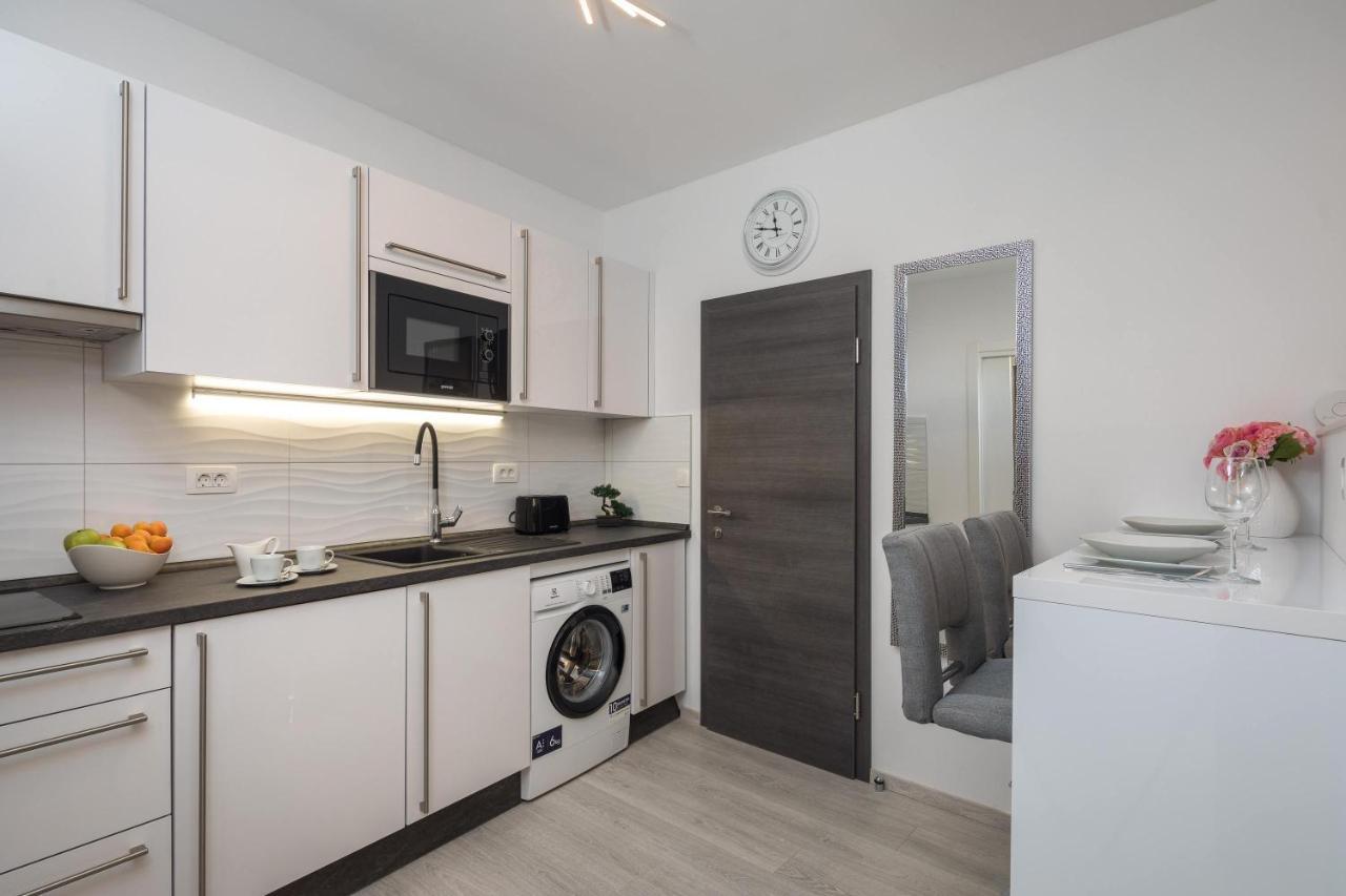 Luxury Studios & Rooms Seven Split Exteriör bild