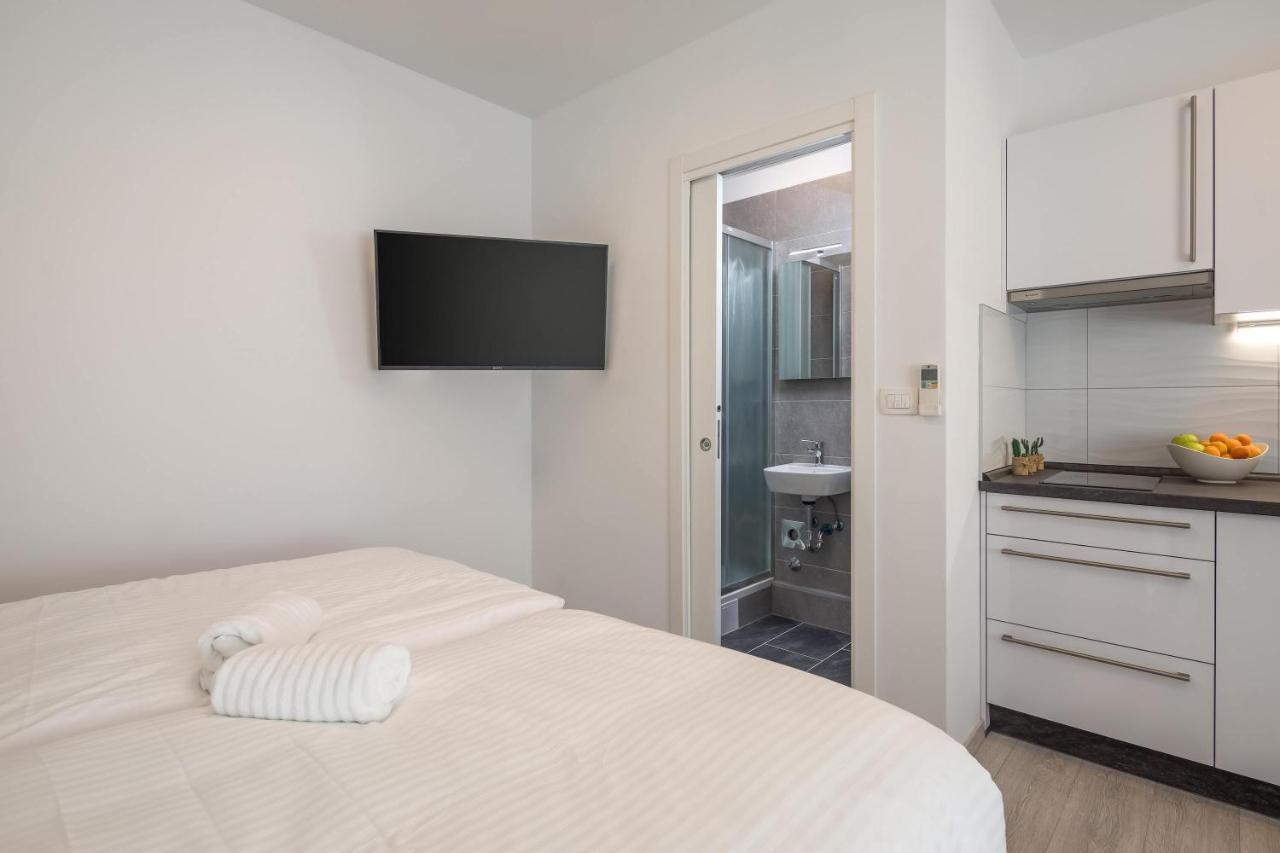Luxury Studios & Rooms Seven Split Exteriör bild