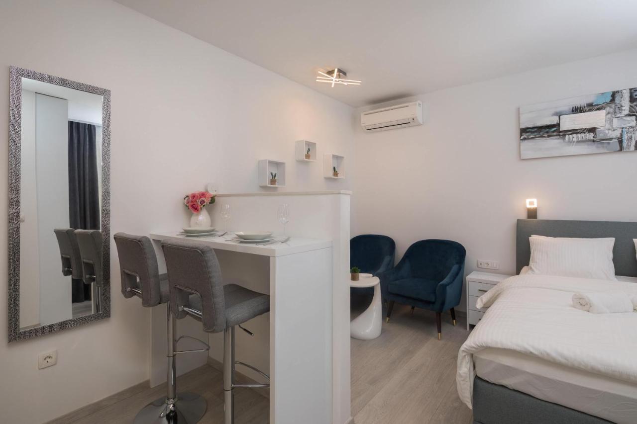 Luxury Studios & Rooms Seven Split Exteriör bild